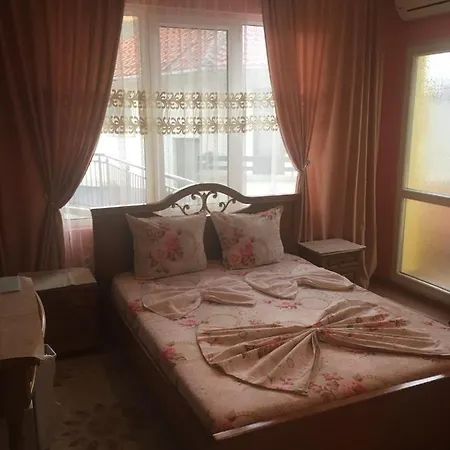 Hristina ゲストハウス 3*